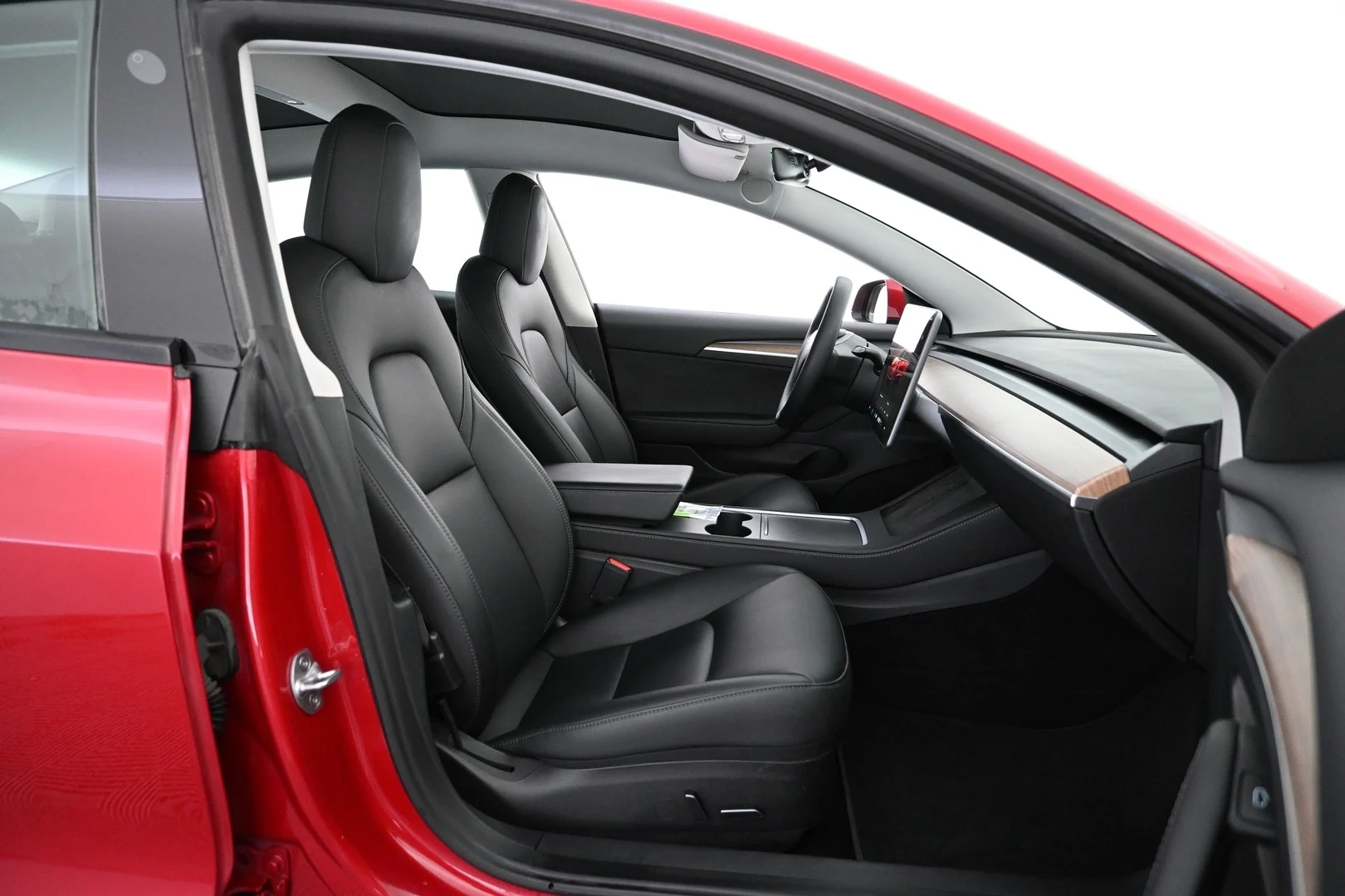 Car Image - 2c3A2yztsy4cCuXi5v33r8