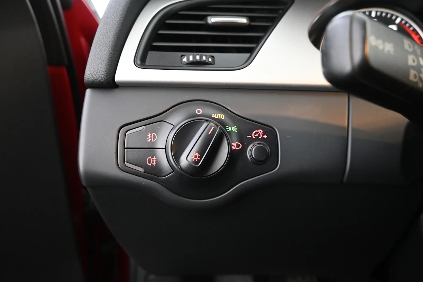 Car Image - 7ATfijNbJRFlU8J0Os5QL8
