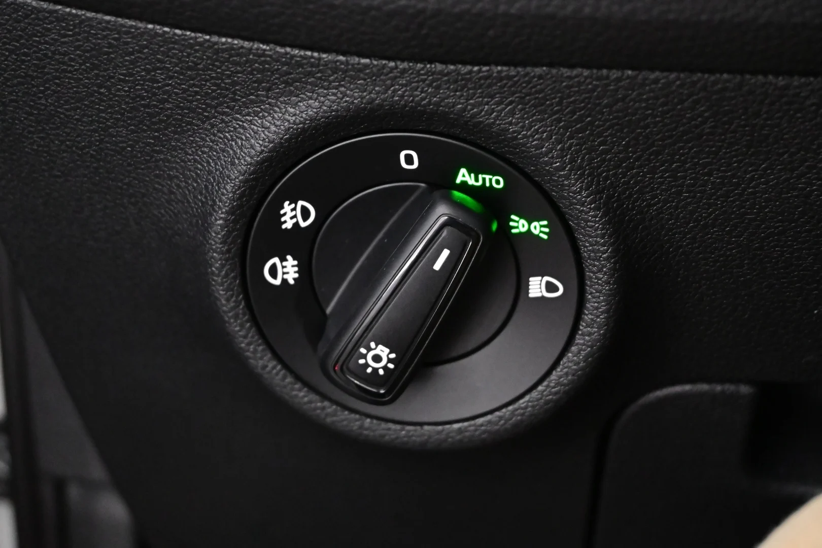 Car Image - 1YqRq9klYtPRA81f5qw61d