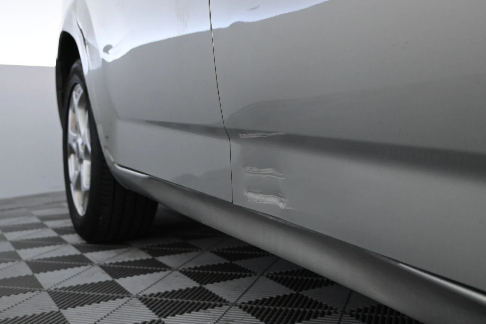 Car Image - 0x85hz1vqkFdM4ani8uyI