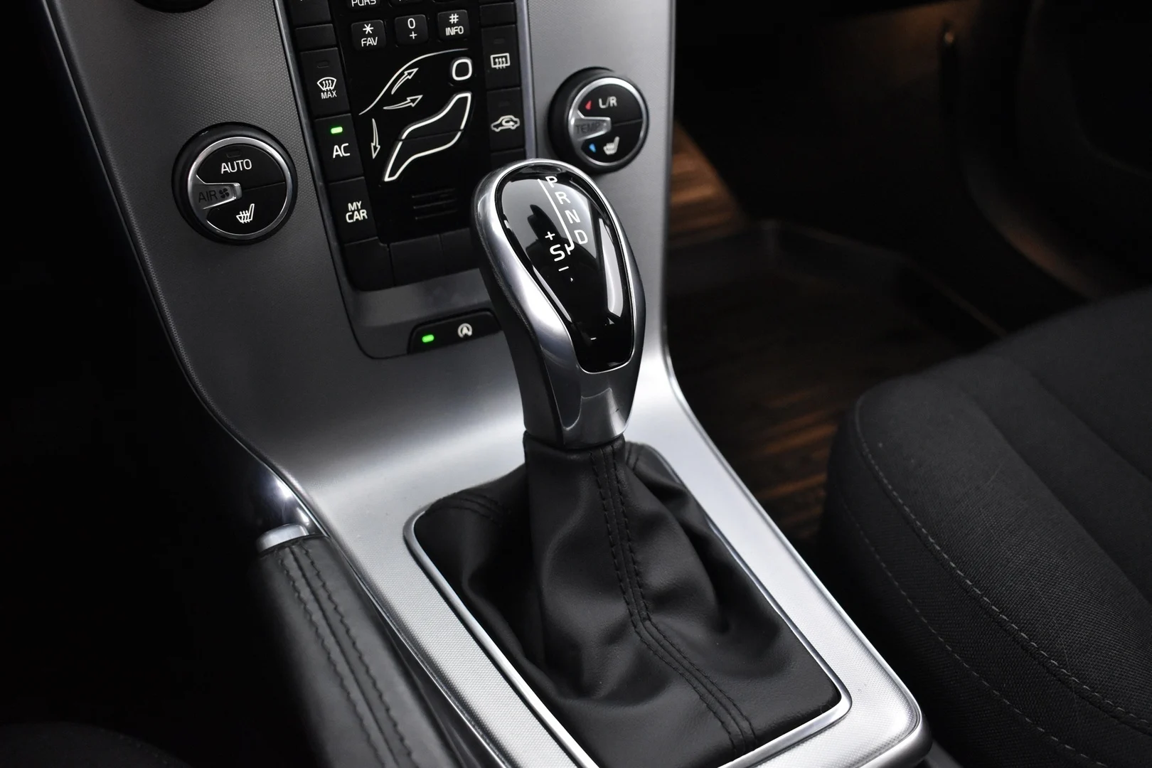 Car Image - 2HrBfaRg4gGGvfdtc3GHOh