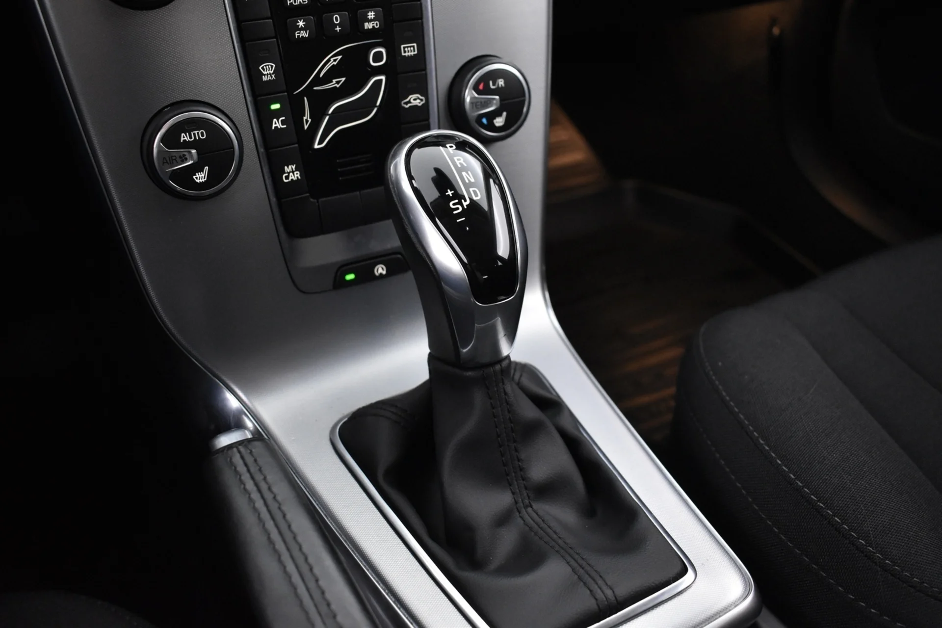 Car Image - 2HrBfaRg4gGGvfdtc3GHOh