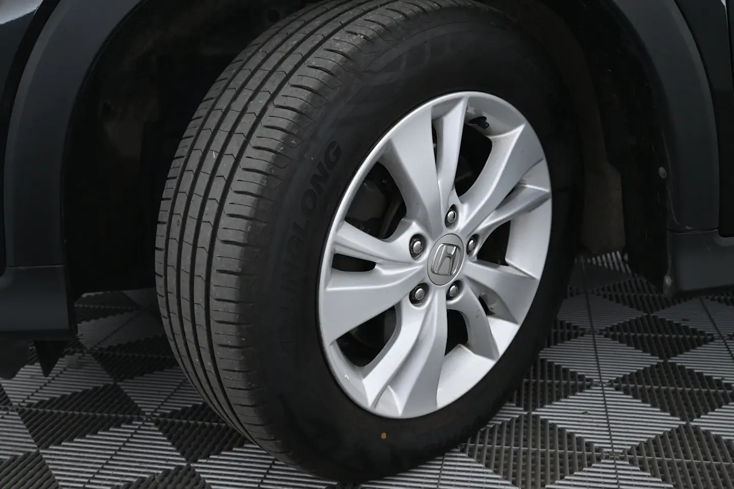 Car Image - 48MO64raa1atqnI1A7fU4F