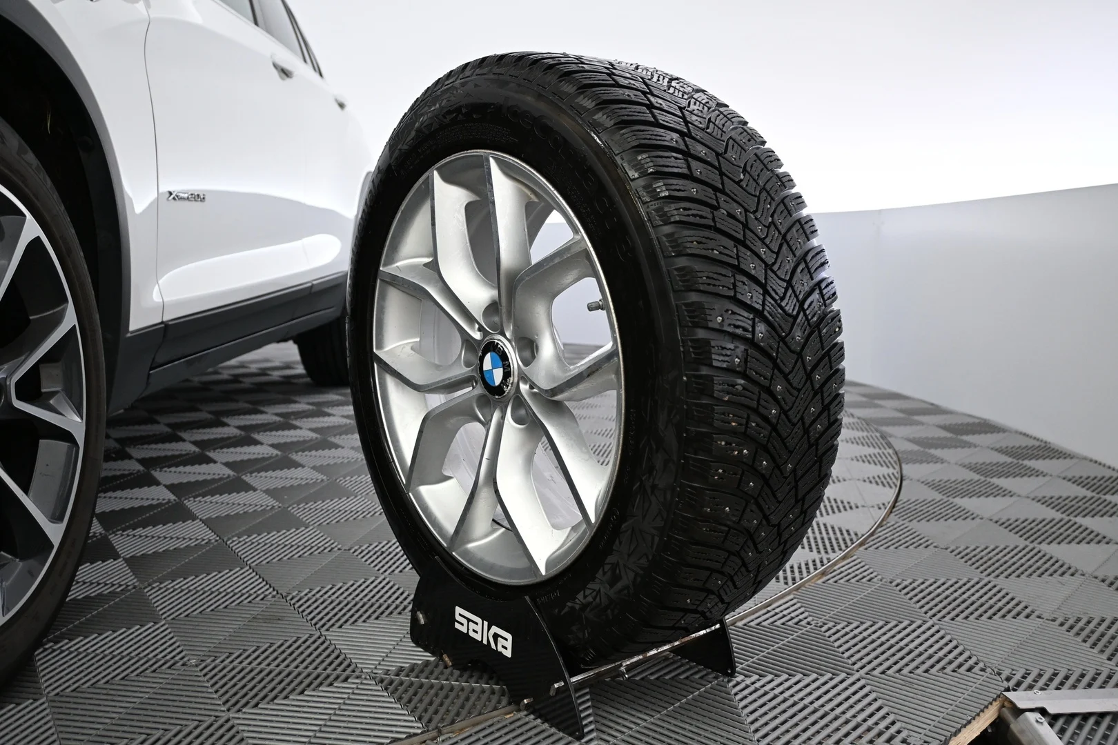 Car Image - 6zneRhDn5h2LmOcOYvZHzl