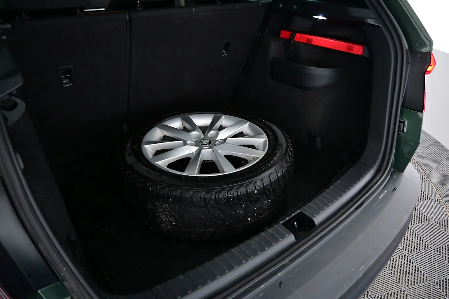 Car Image - 1cvLyFUGNoJ42Rsc3Z0OyB