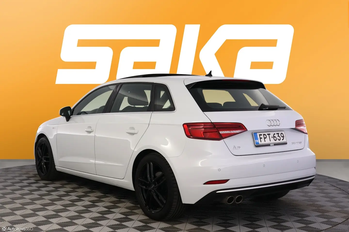 Car Image - Dhq3VjHE156xrsckq7XfK