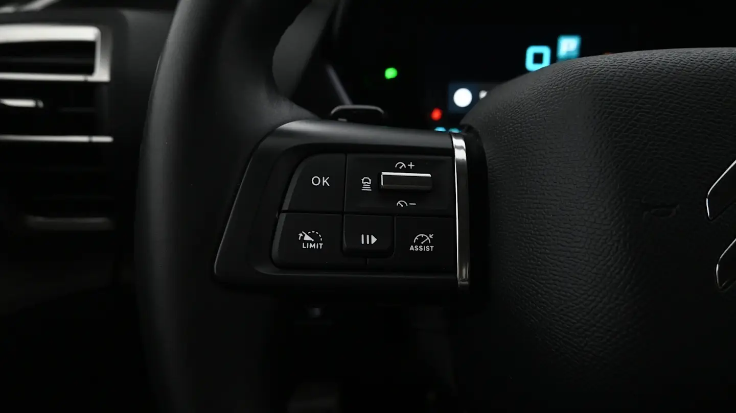 Car Image - 7auz4mGEqwP31sboCBlBDc