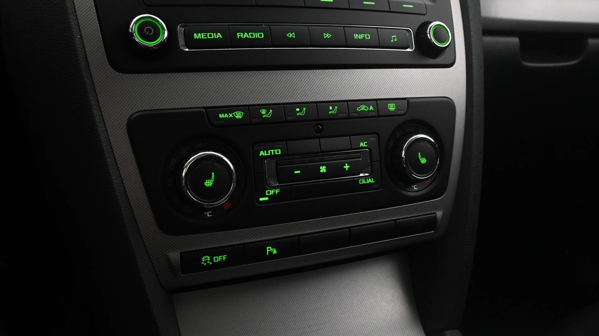 Car Image - 6msjWjLb3S19u5WtiUzpVm