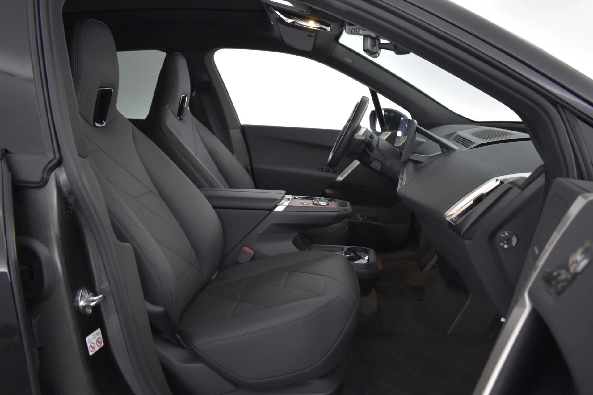 Car Image - 5i5NKg2obamddkplC18vmV