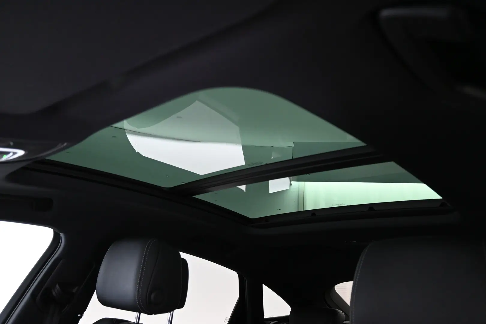 Car Image - 6E8VGmBzF9pgoyVEpYvRcu