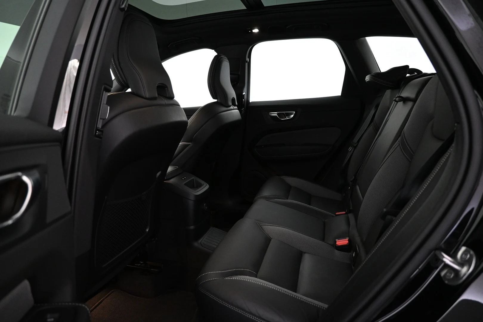 Car Image - LCMxsWnTQ1b3rgUt2HgGC