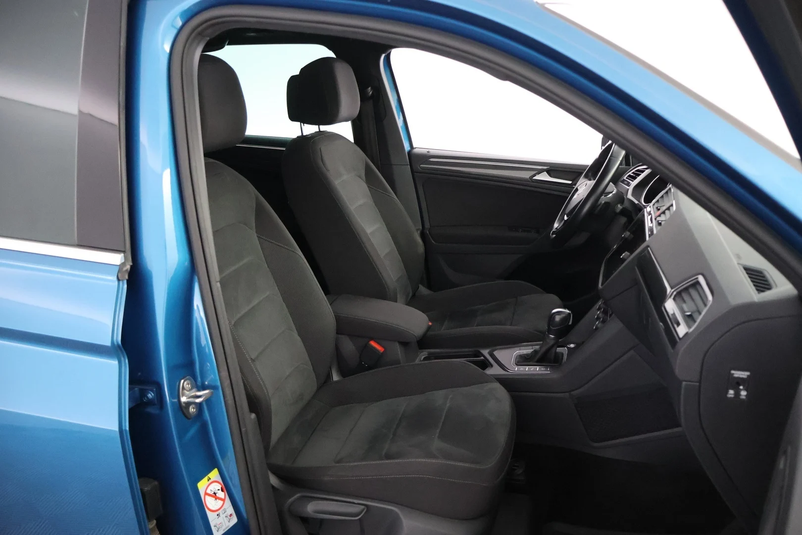 Car Image - 72RwHLBBC3Q2H5ilgNjRDV