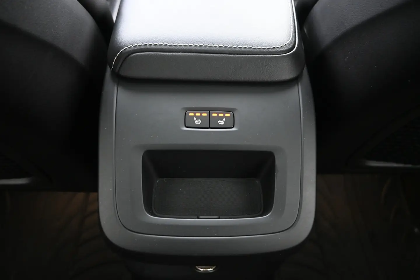 Car Image - 2yzWV51XqvpmKeDQhAbJEq