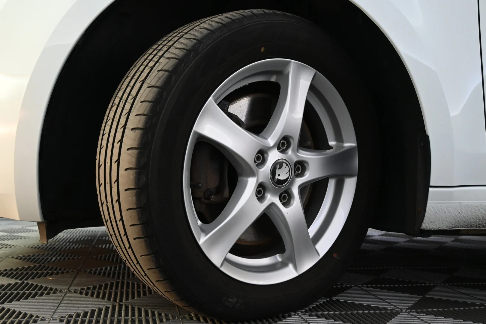 Car Image - 1jaP6xBsMjWsJrsdlBps6S