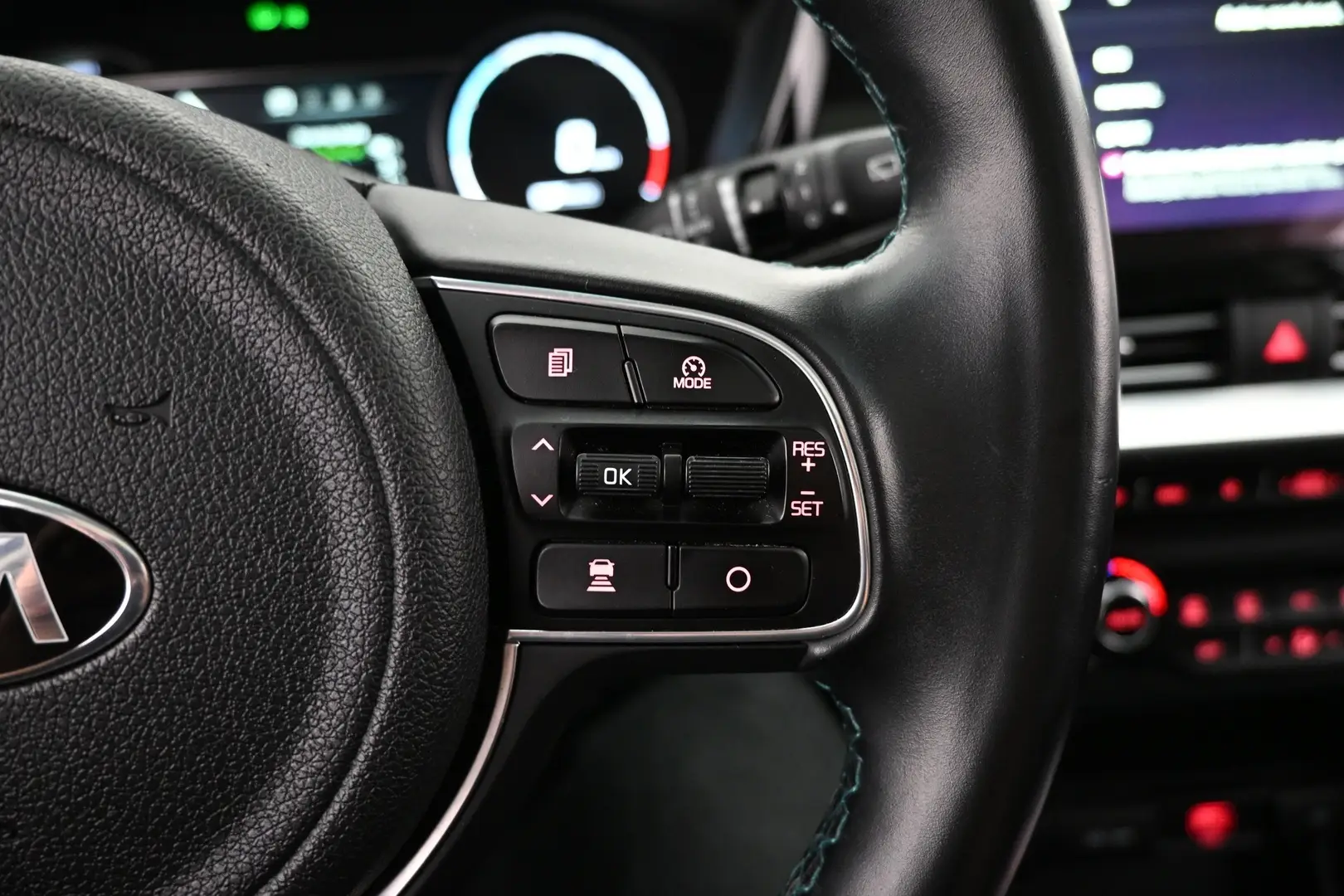 Car Image - G4OTj8Vm0Gp5cUnDqLHo1