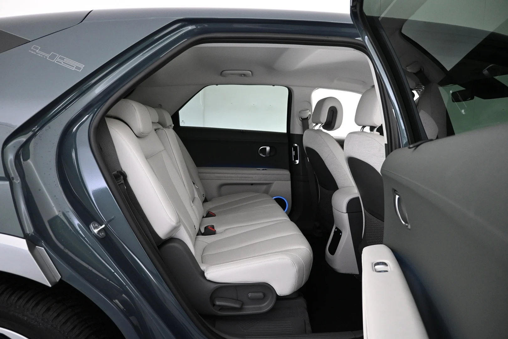Car Image - 3lL1hBJYxu4dL8fPZJS81N