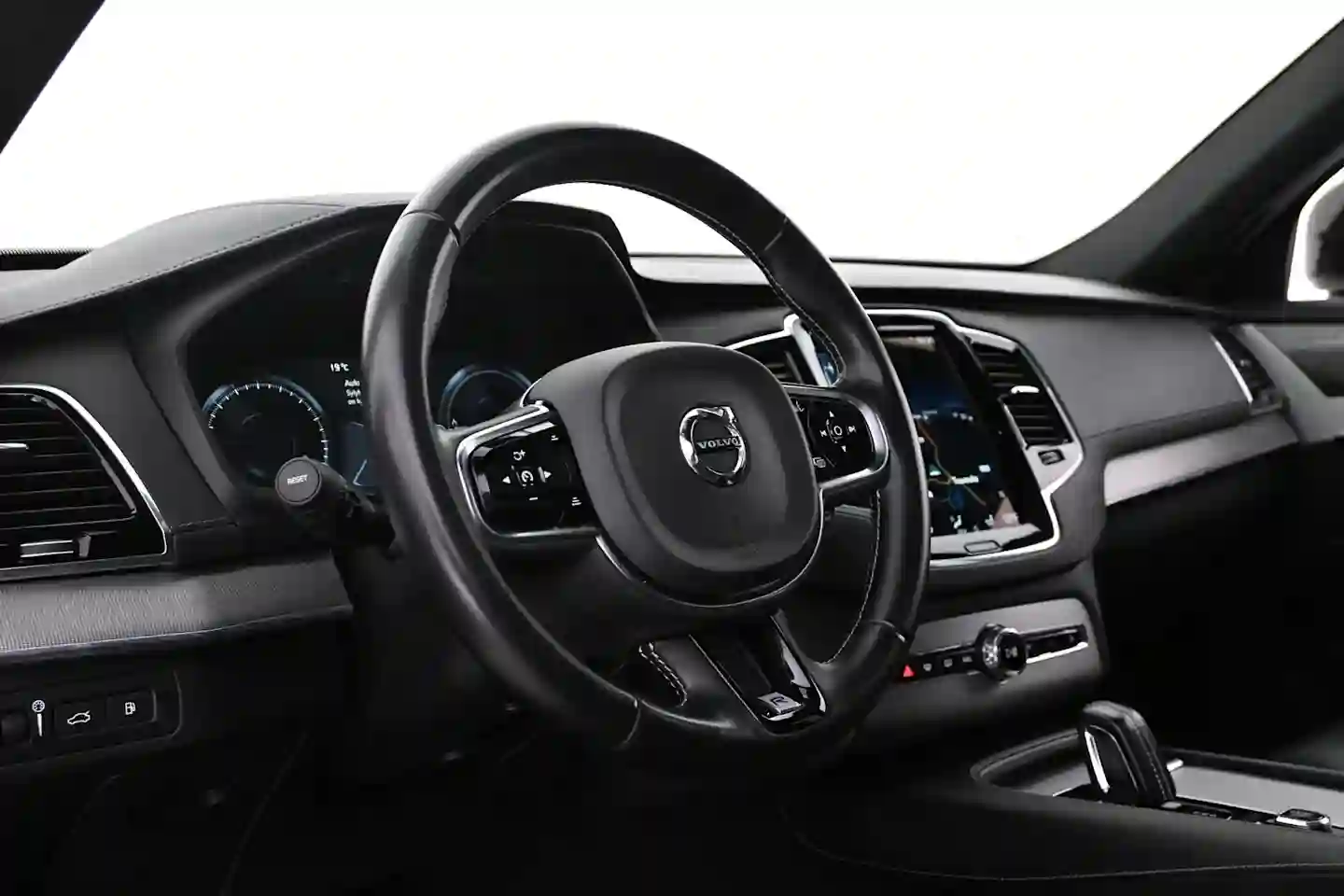 Car Image - 3vTpLUO9CXhuJhwWhlcQRe