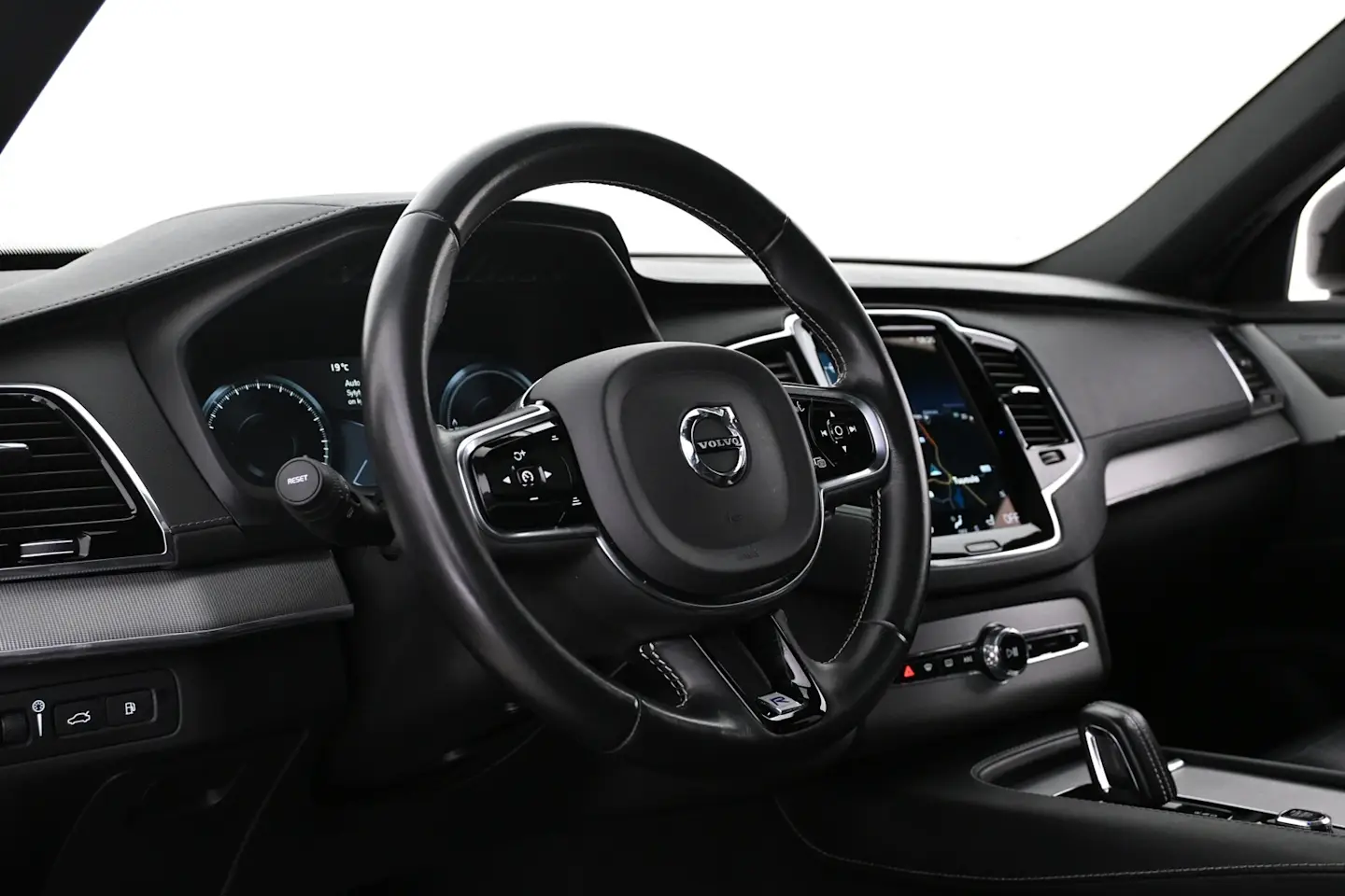 Car Image - 3vTpLUO9CXhuJhwWhlcQRe