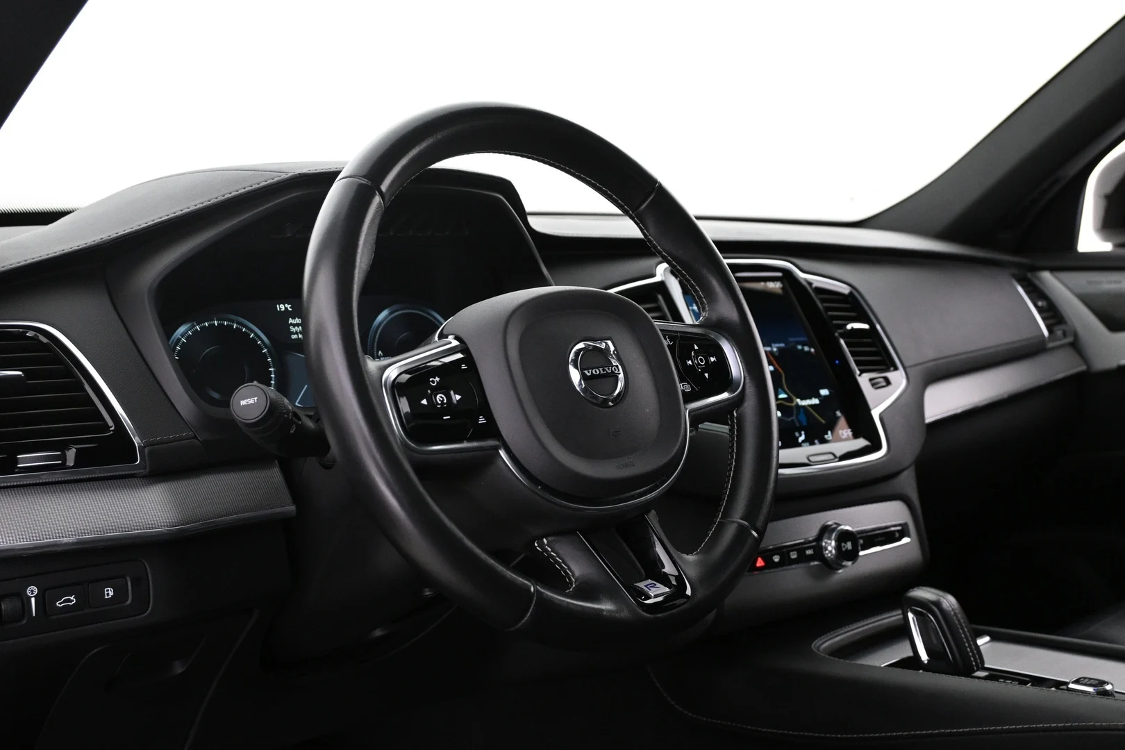 Car Image - 3vTpLUO9CXhuJhwWhlcQRe