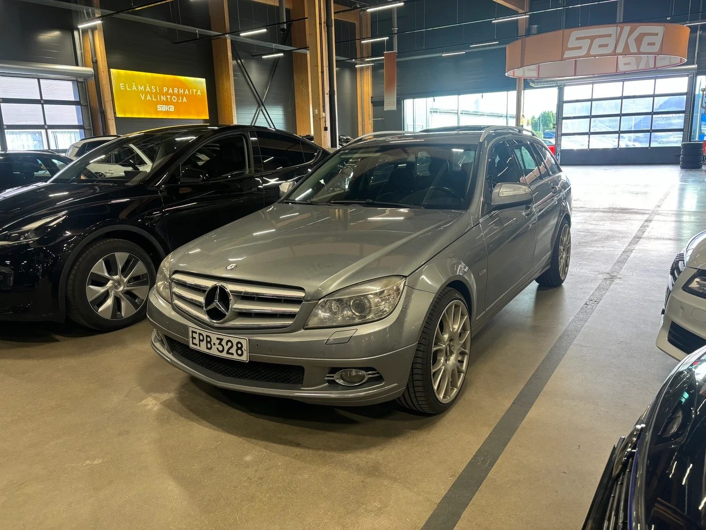 Car Image - 411w4RoKNSBzLrOrPc5Dz5