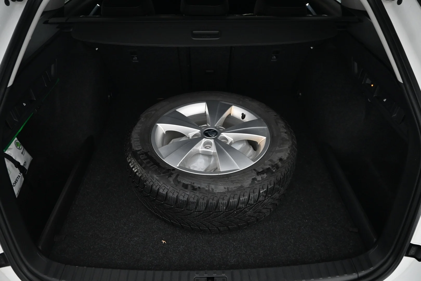 Car Image - 7xtCRWYQx6p1ZO3khQ2vrO