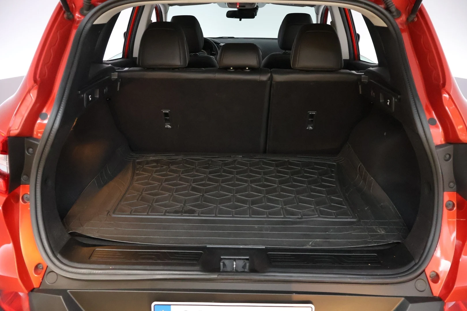 Car Image - 1UCUYW1Pb9Mzou8NNvlKFf