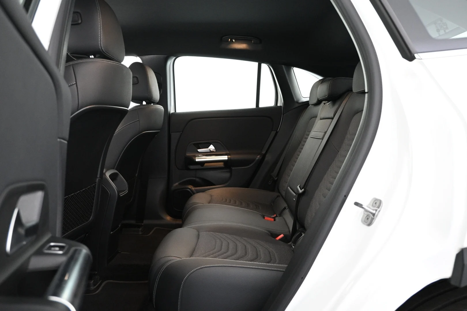 Car Image - 3TakVnT30lBkJzqqQH3KrB