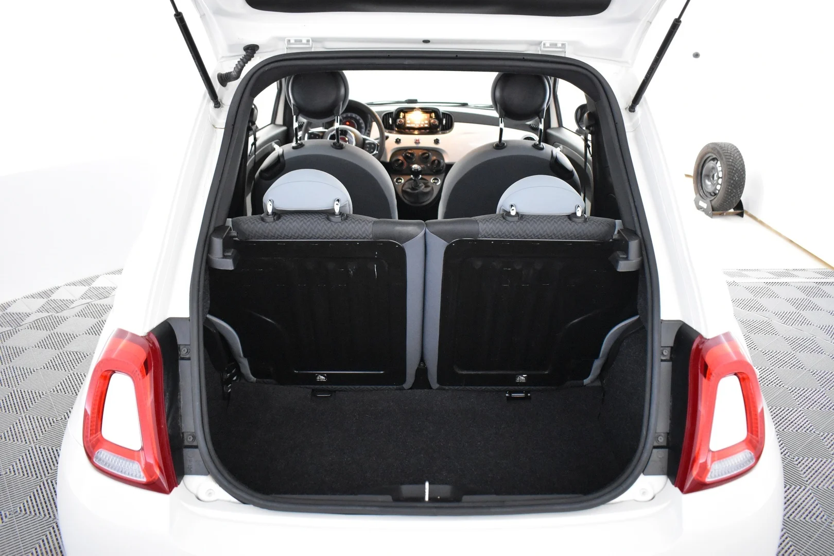 Car Image - 5Bnc0J8KgiT0DnTj2lmCXq