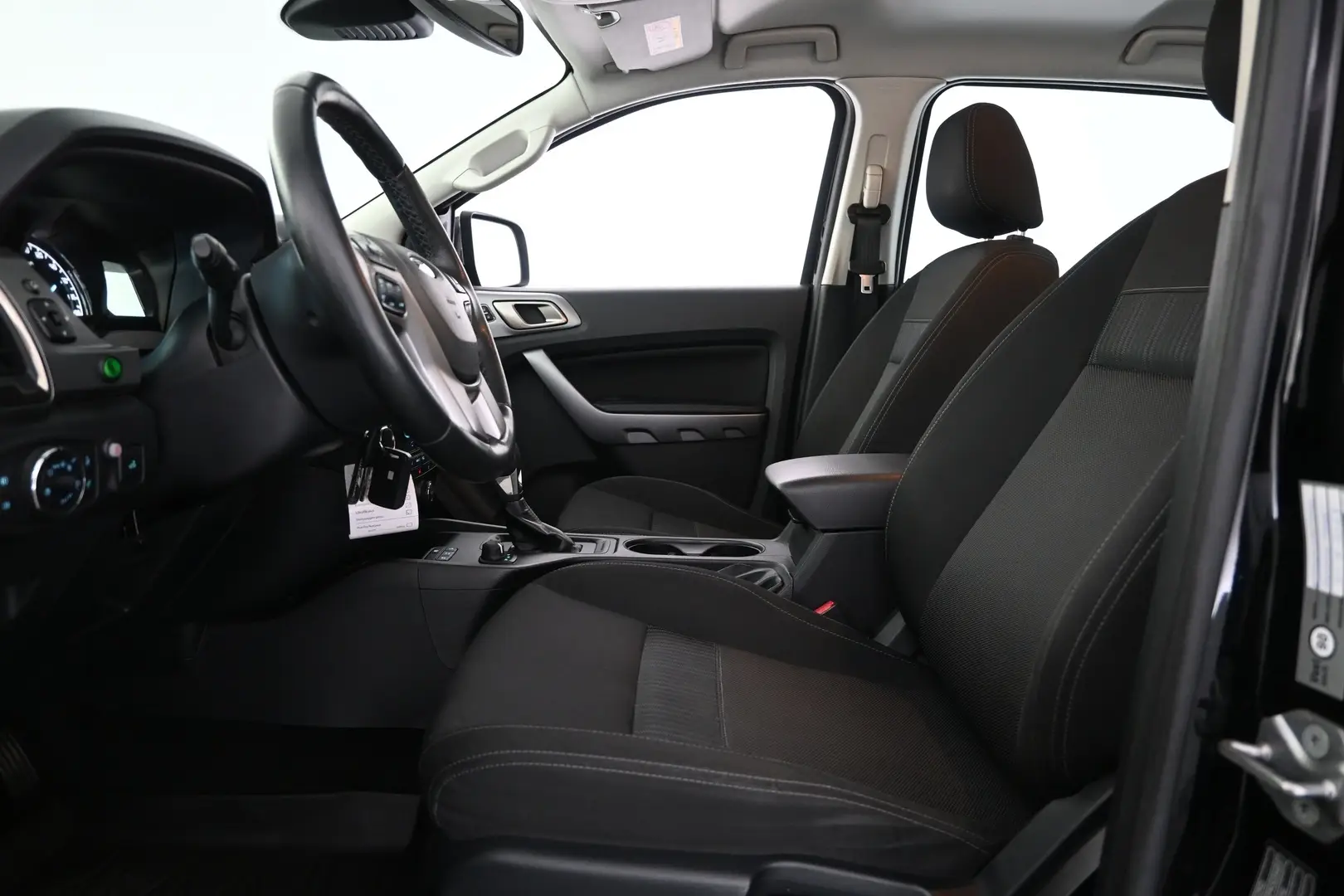 Car Image - 4Hjt2OnYxOB5Xma1R1MIsO