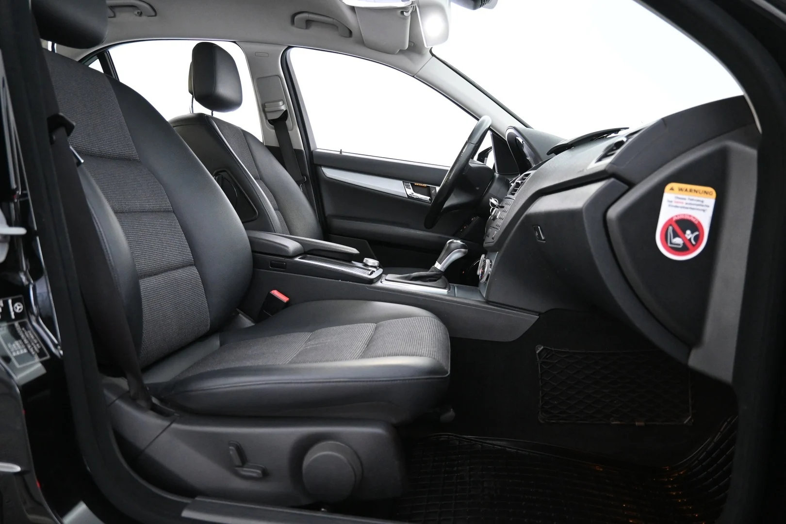 Car Image - 2uSTUyxaThj2RpPXIGzKLA
