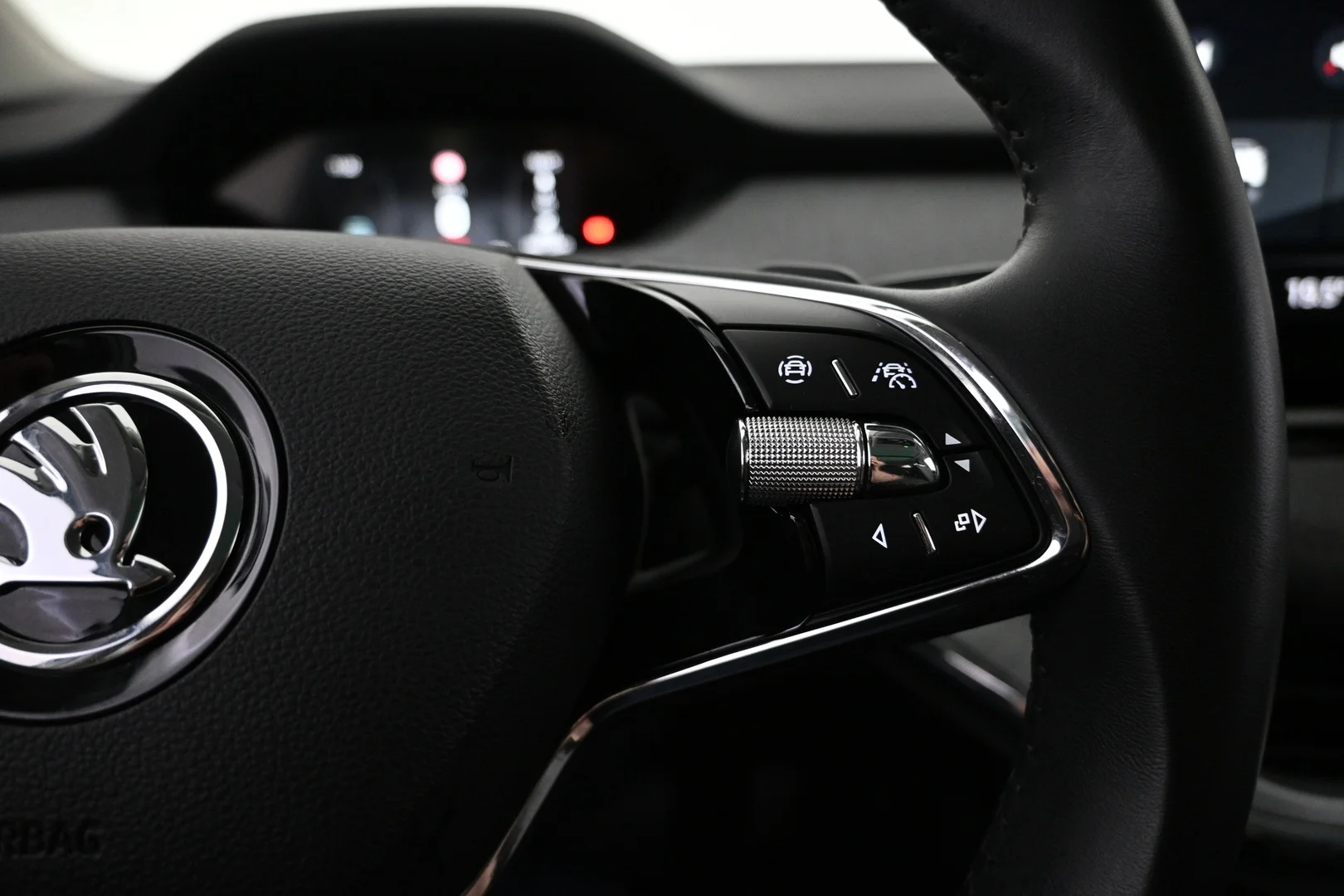 Car Image - 15QRHDjfimgdplG0C3CbiK