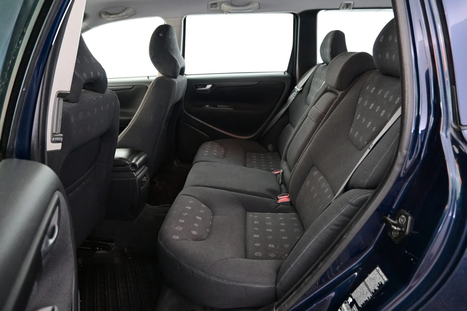 Car Image - 6GNoB31sqs17gCoWHsFu4e