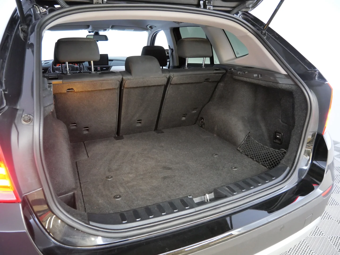 Car Image - hRLoKC4JnngEONFPYkLHC