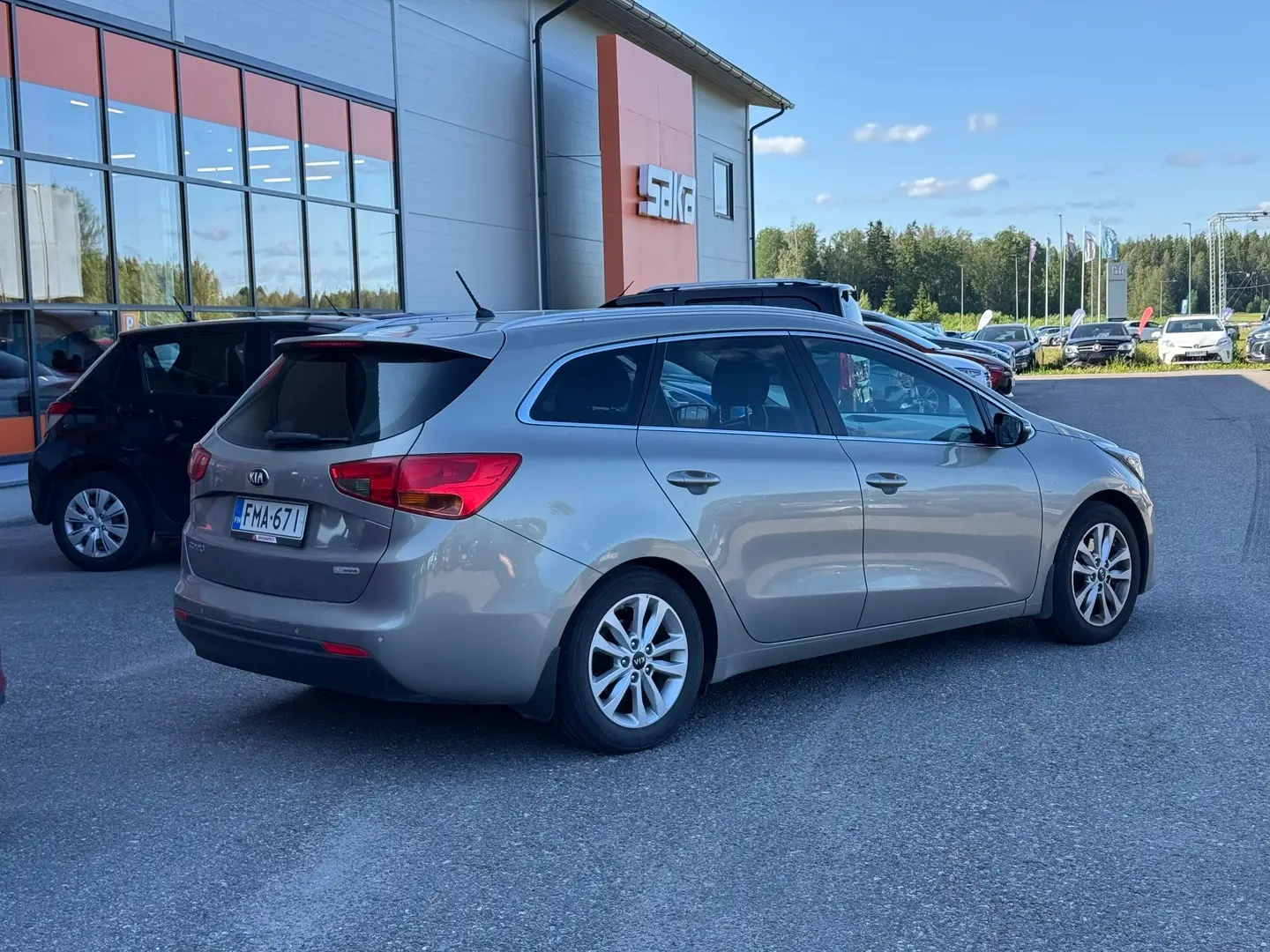 Car Image - AwDhMlsdk9SFzBPn3dLPM