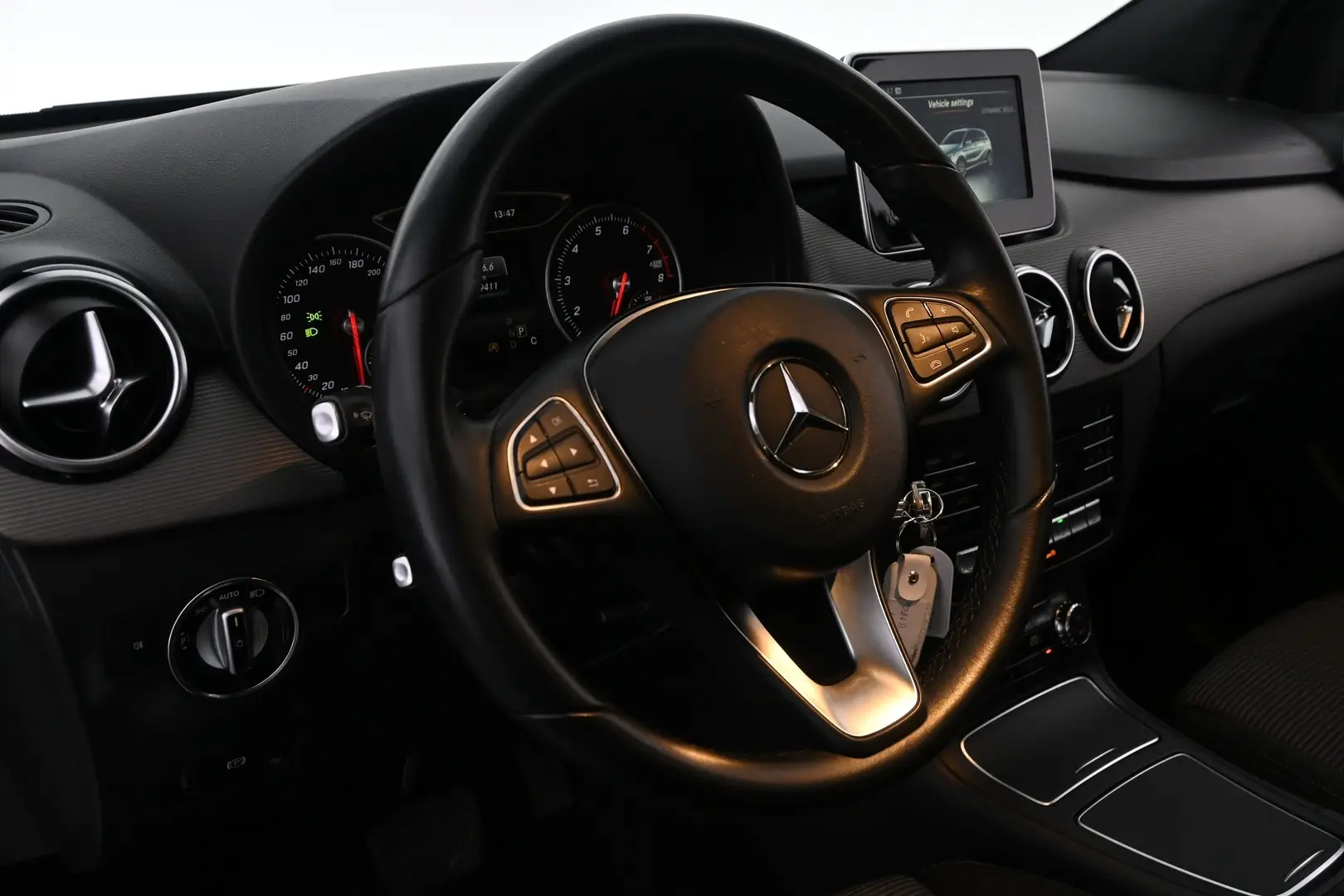 Car Image - 5nd01uGvV897e8VU03C3TM