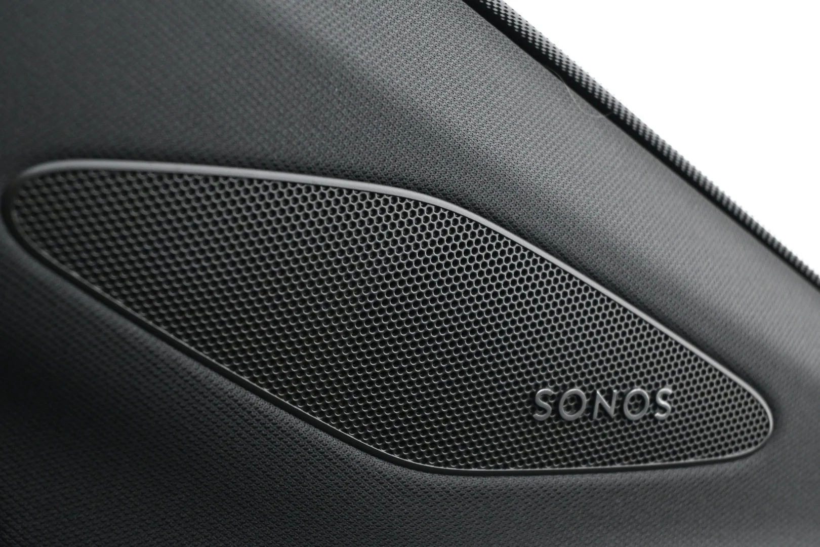 Car Image - 2clWinhh1TZYs1GJFjF7i0