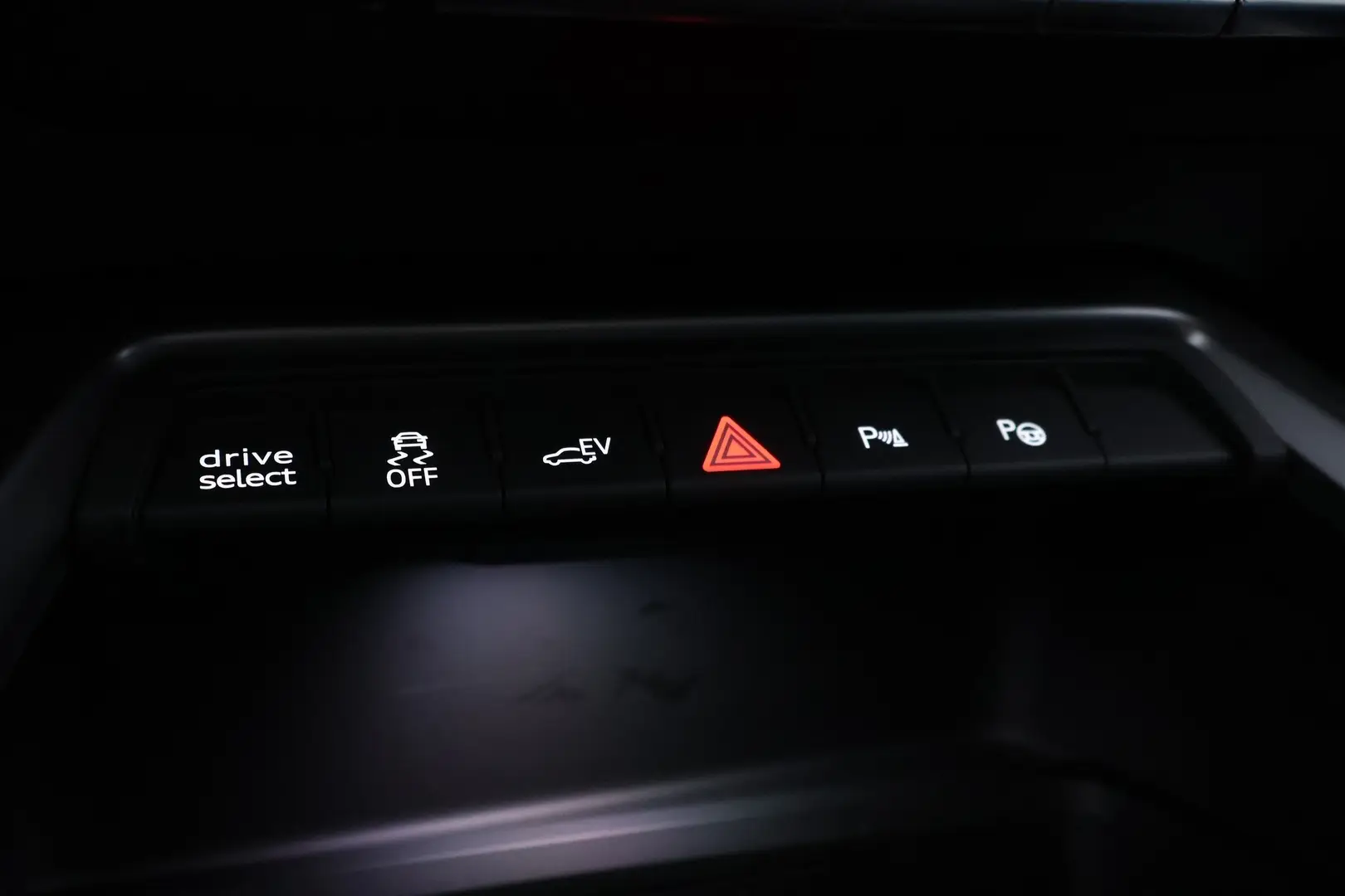 Car Image - 1LomsUUQURUHdsPwGOg7VA