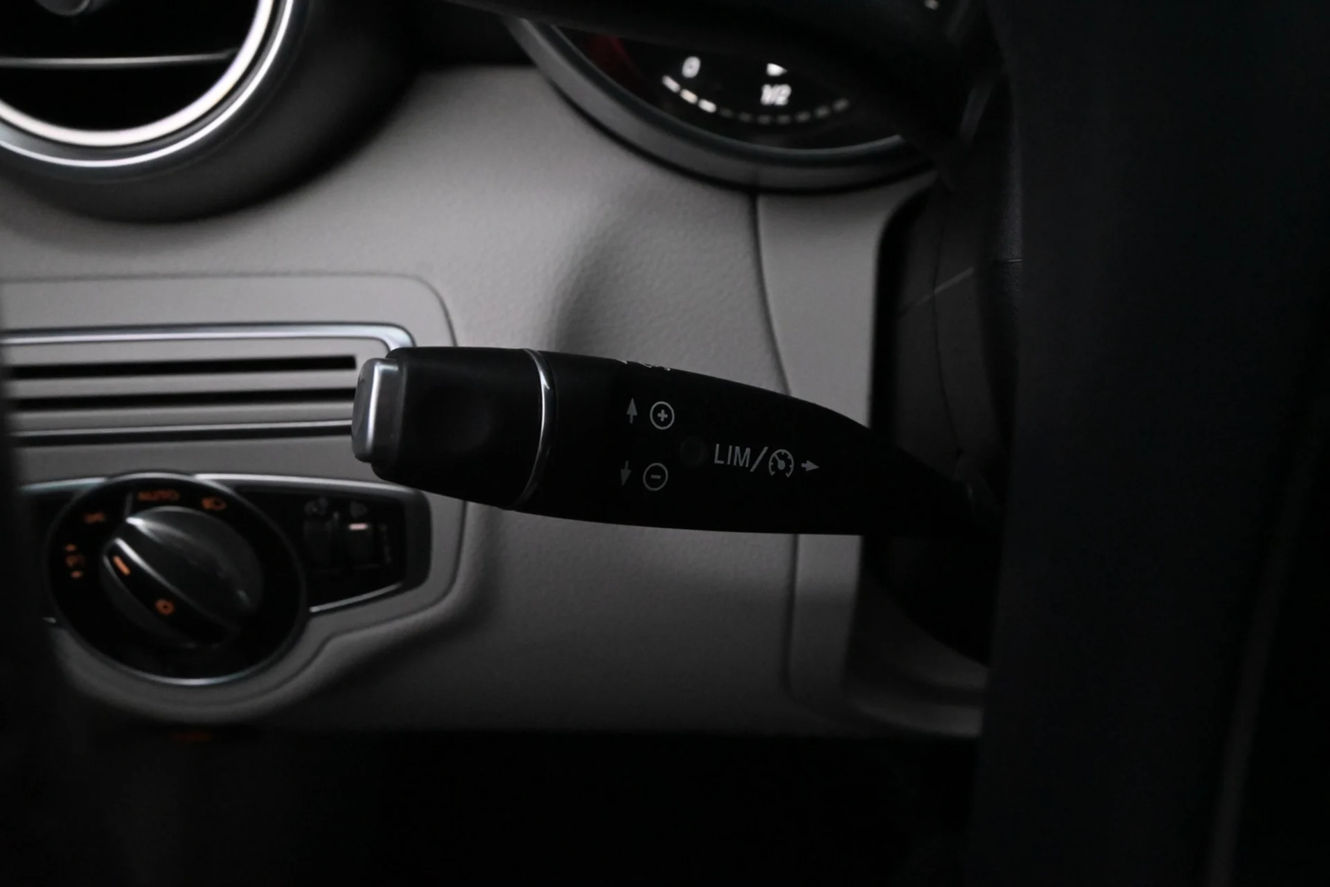 Car Image - 4aBDWfMni5MrbqRcEyZoAB