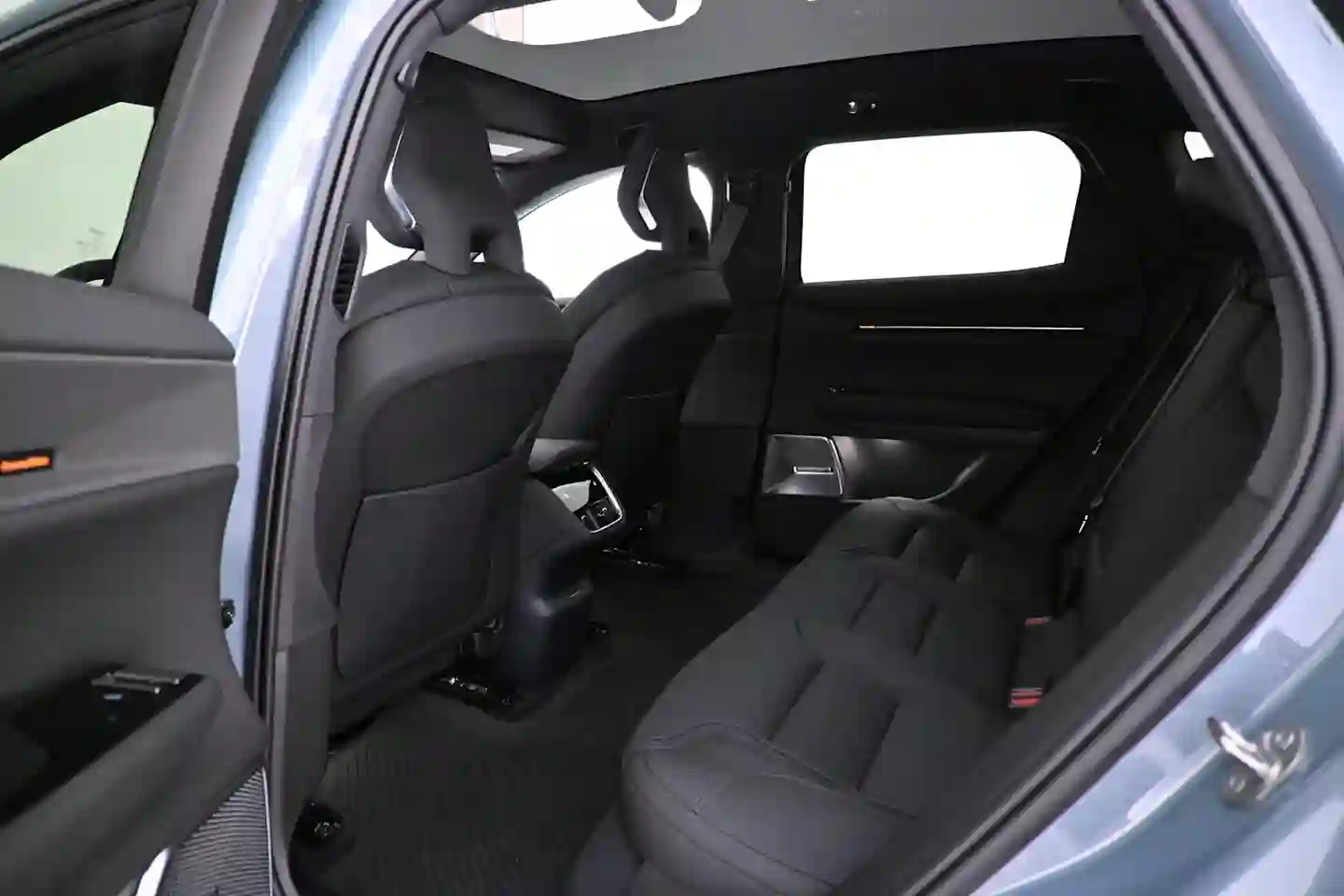 Car Image - CoU9Di8EXtWqhIeN5rFOo