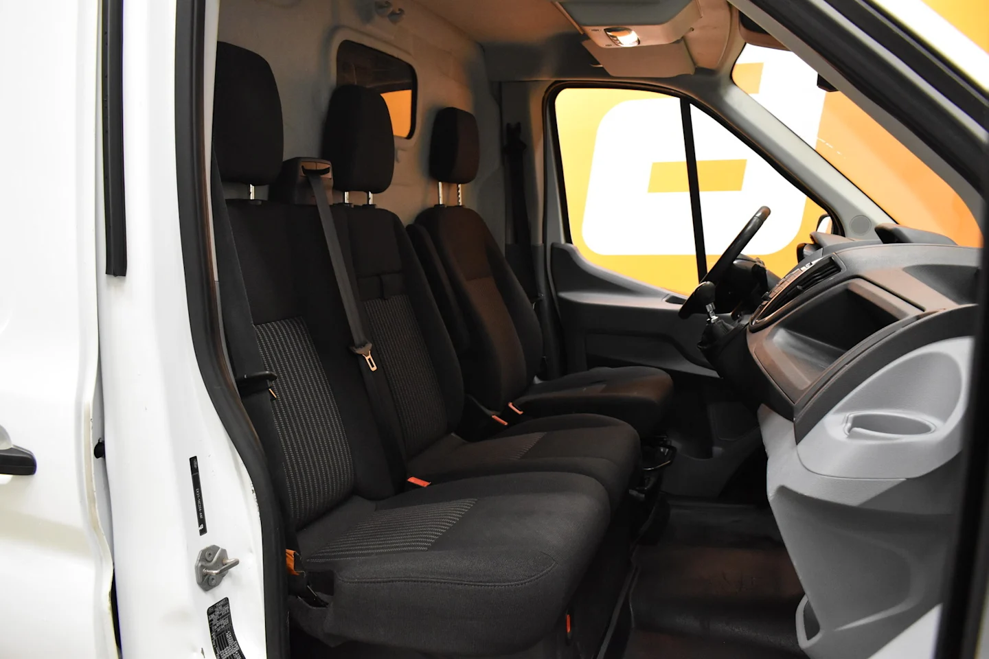 Car Image - 1IQYysiV5ql9tqJBga0QzI