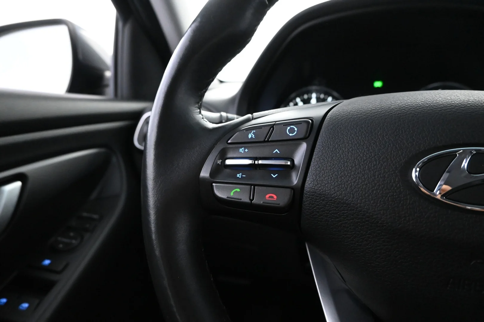 Car Image - 6jkMXlNImP2Coic3FLGiiu