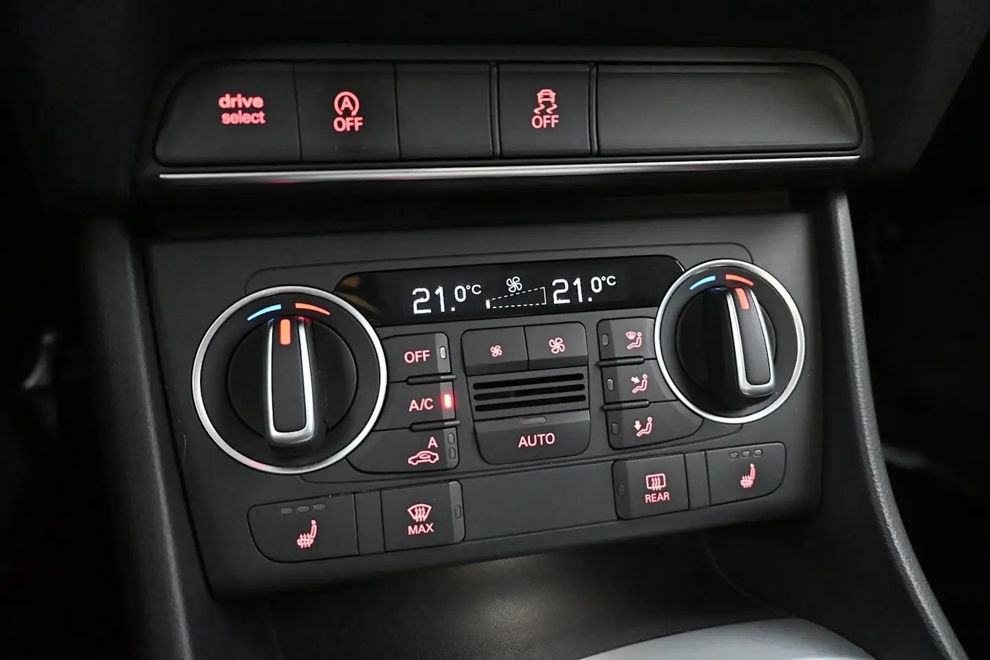 Car Image - 742MCYjj5w4aFsiSyAbi0t
