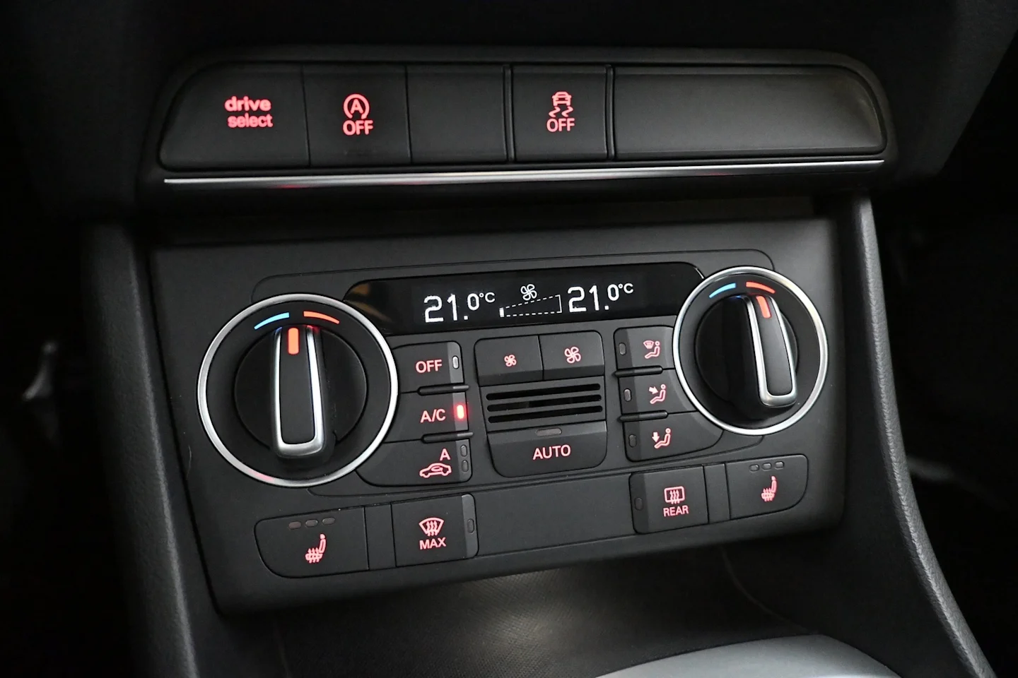 Car Image - 742MCYjj5w4aFsiSyAbi0t