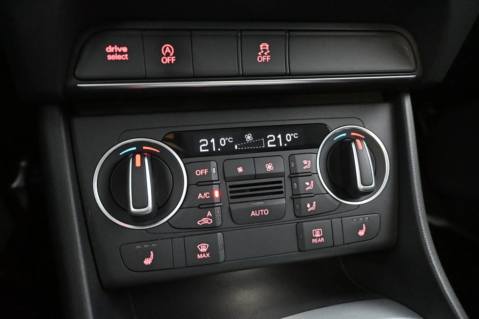 Car Image - 742MCYjj5w4aFsiSyAbi0t