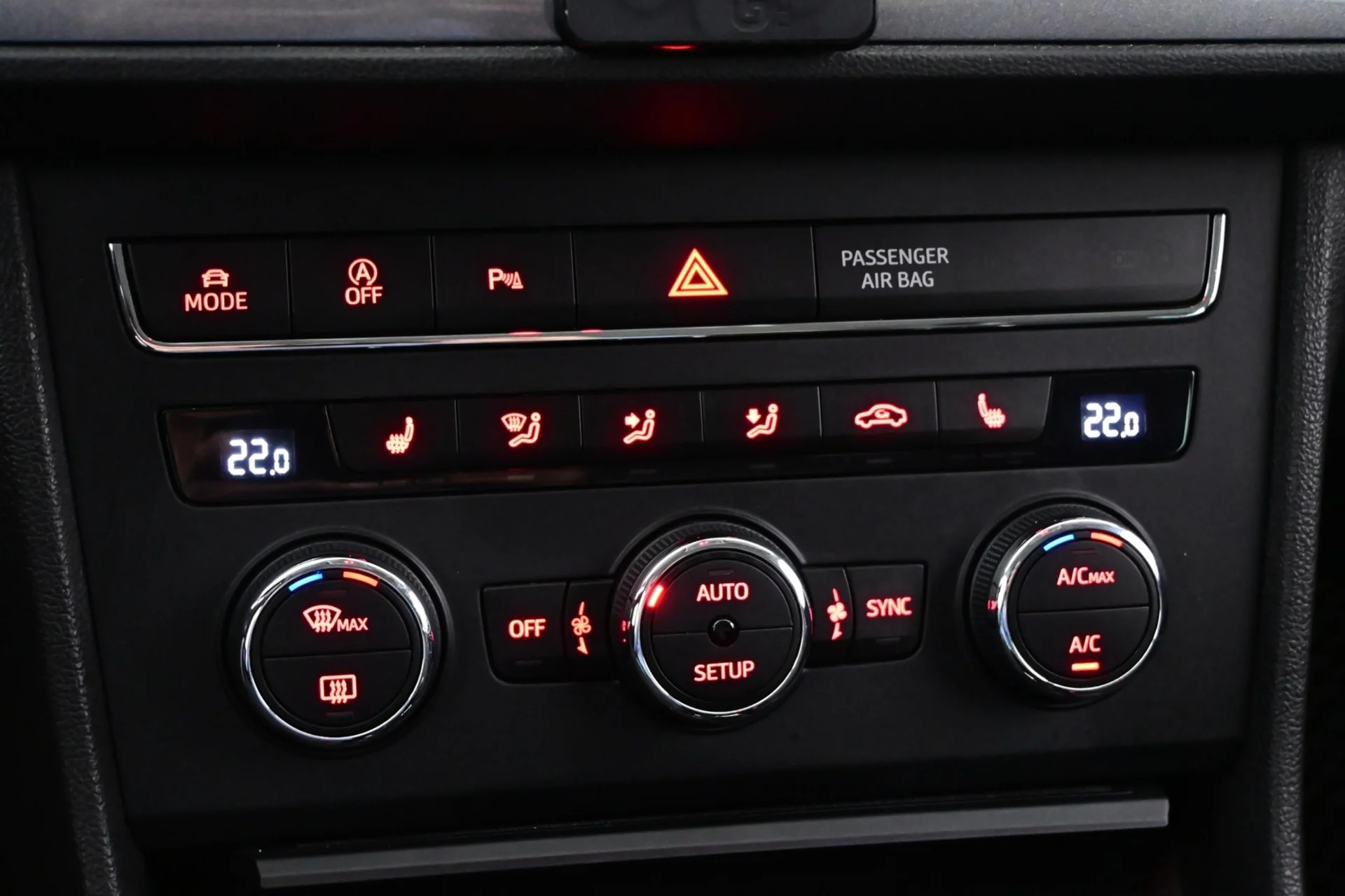 Car Image - nOls0K1jFgWiUWJqE4AH3