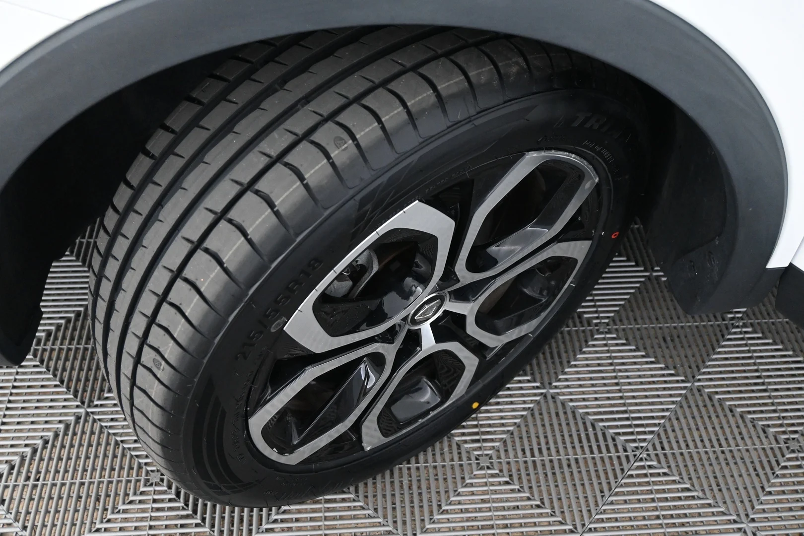 Car Image - 6DD1jls0Yzb548Y2zXErCv