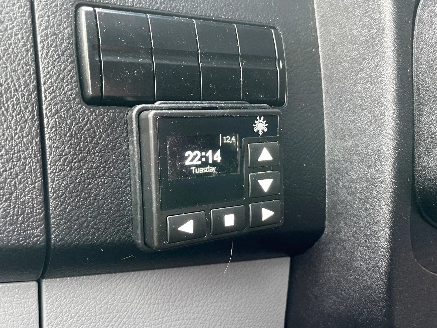 Car Image - 3QtaXtrRd1uXwTzH8Yd36F