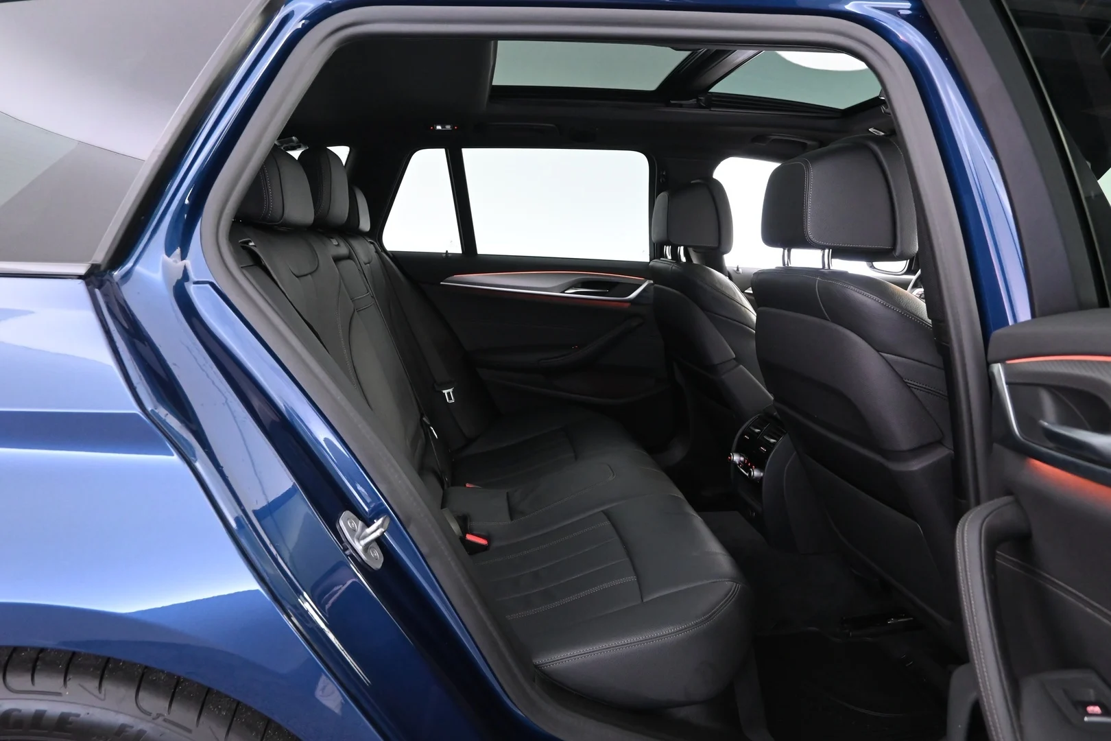 Car Image - an2voZWe11tosbg275H3u
