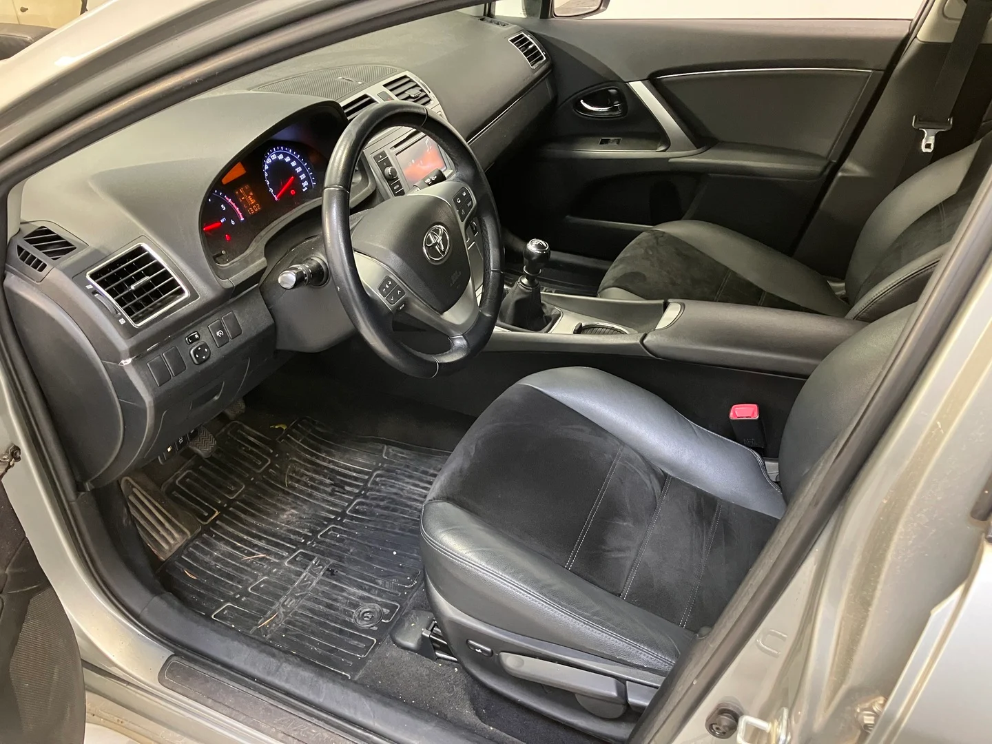Car Image - lXqdVRlXM2jRz9uAWrZD6