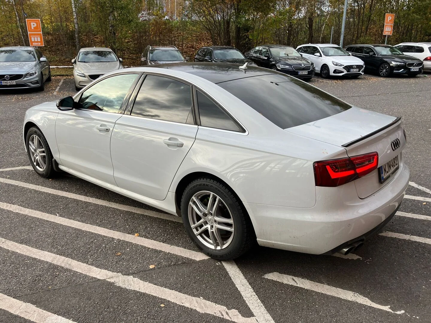 Car Image - UXkFBEGydLbAx5OBnvMMm